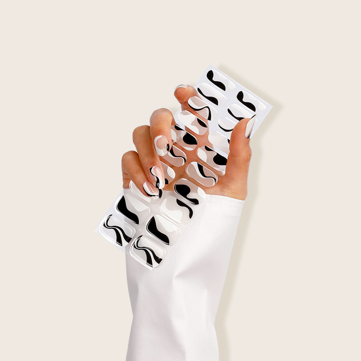 Emmi-Nail Gel Nail Foils Black Waves 20pcs.