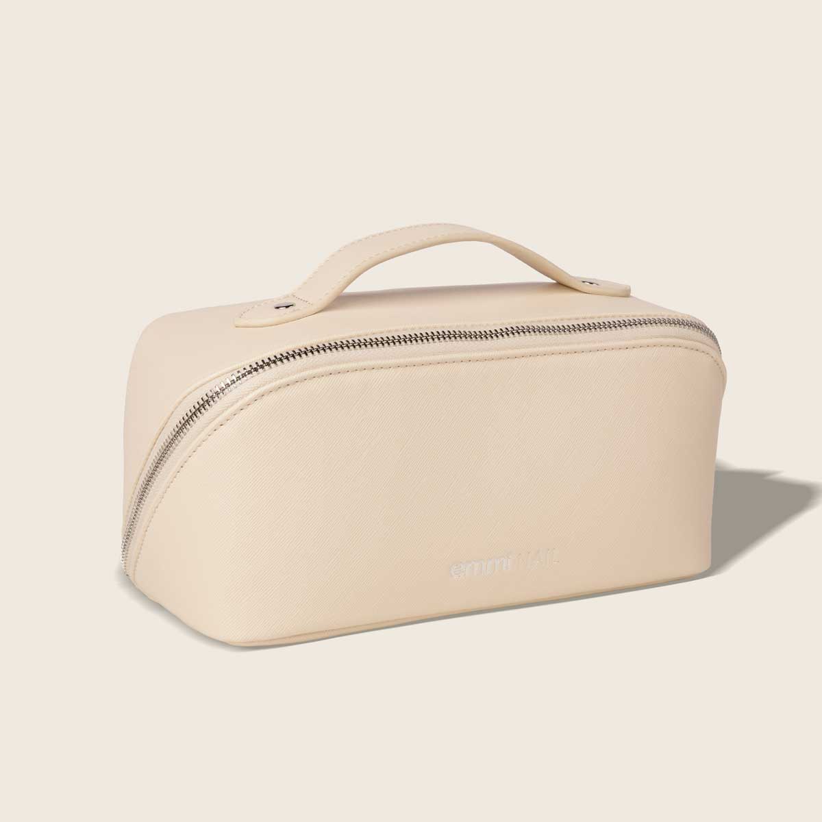 Emmi-Nail Beauty Bag beige mit silbernem Logo